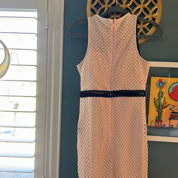 ⚪️⚪️Like new!!  TOPSHOP  GEO LACE MIDI PINK/BLACK DRESS - Picture 10 of 11